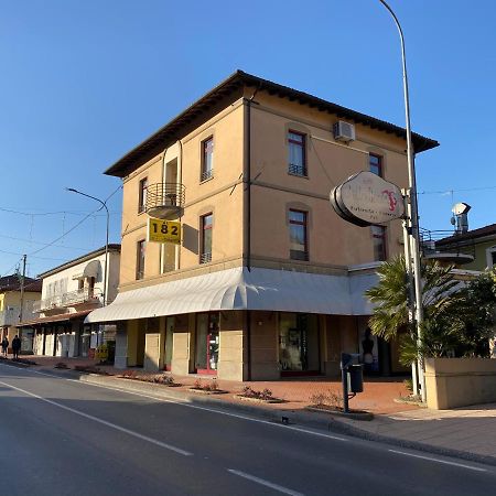 Al 182 Hotel Fornaci di Barga Exterior foto